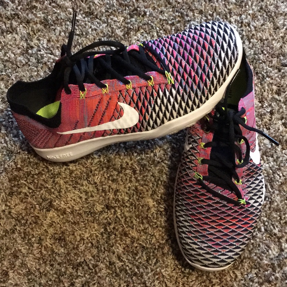 Nike Free TR Flyknit, black pink and white, size 9